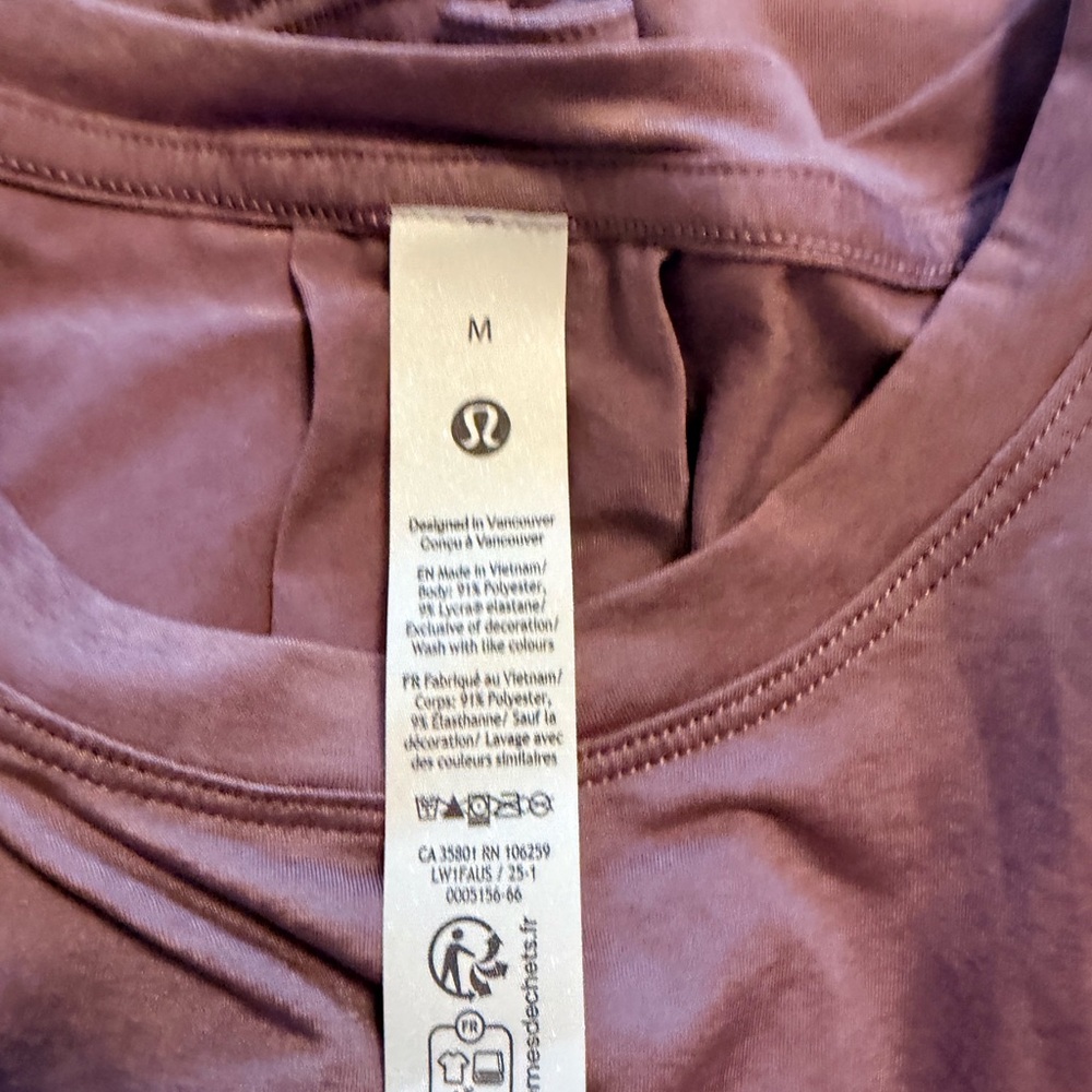 Lululemon split back training top NWT - image 4